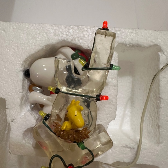 Peanuts Village Dept 56 Creating Joy Snoopy Woodstock LED Ice Sculpture Working - Picture 12 of 12